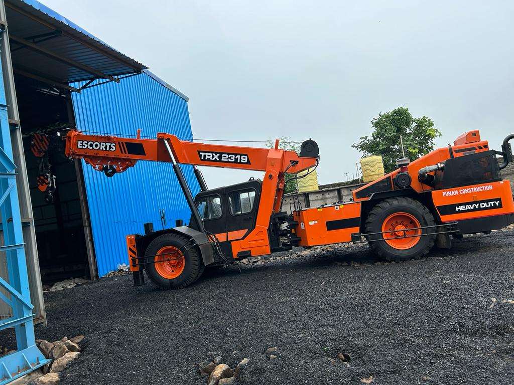 Punam Construction Escorts TRX 2319 hydra crane